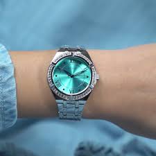 GUESS Ladies Silver Tone Analog Watch - GW0033L7
