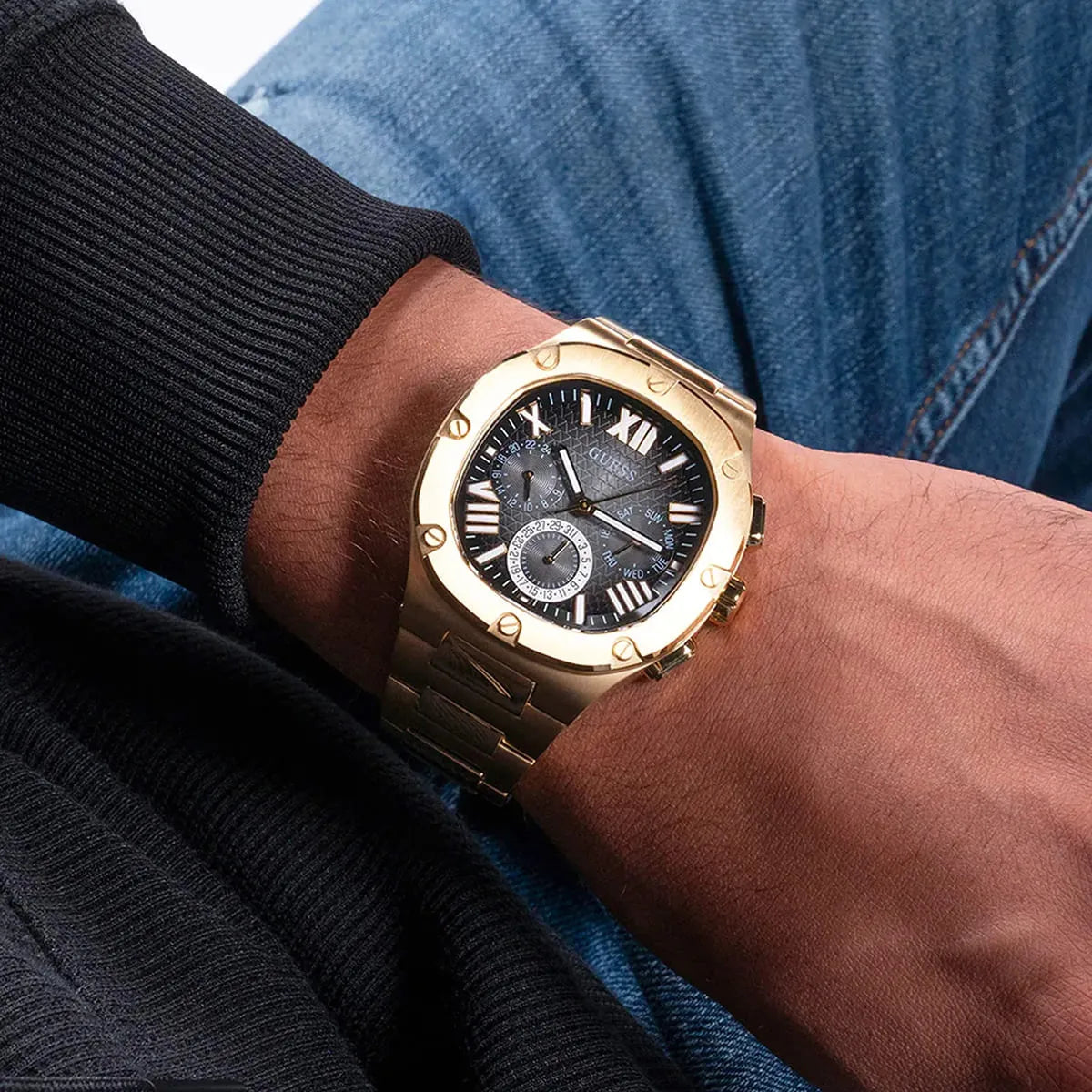 Guess Men's Watch Gold Tone Strap Black Dial Gold Tone Case GW0572G2