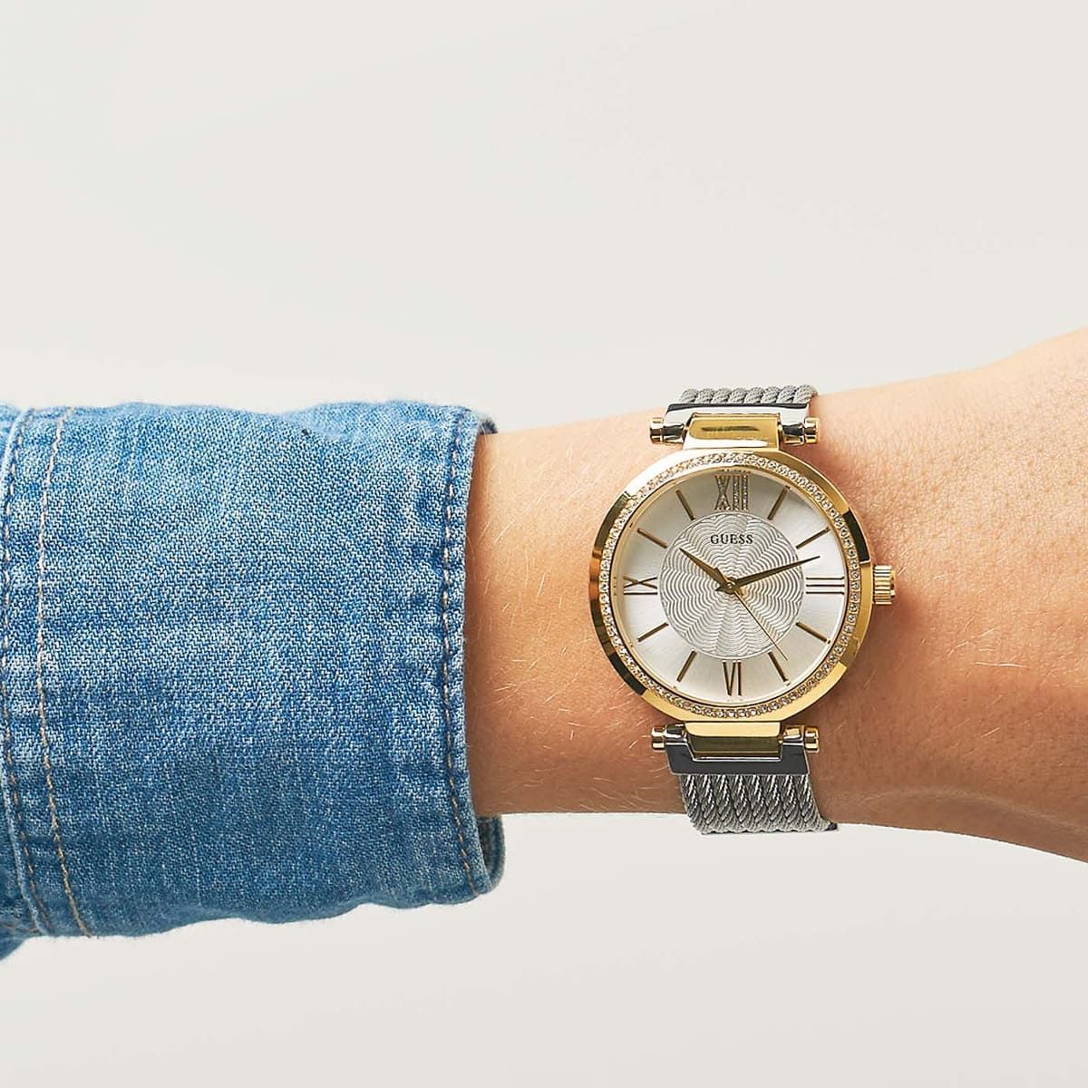 Guess W0638L7 Analog Watch for Women - original