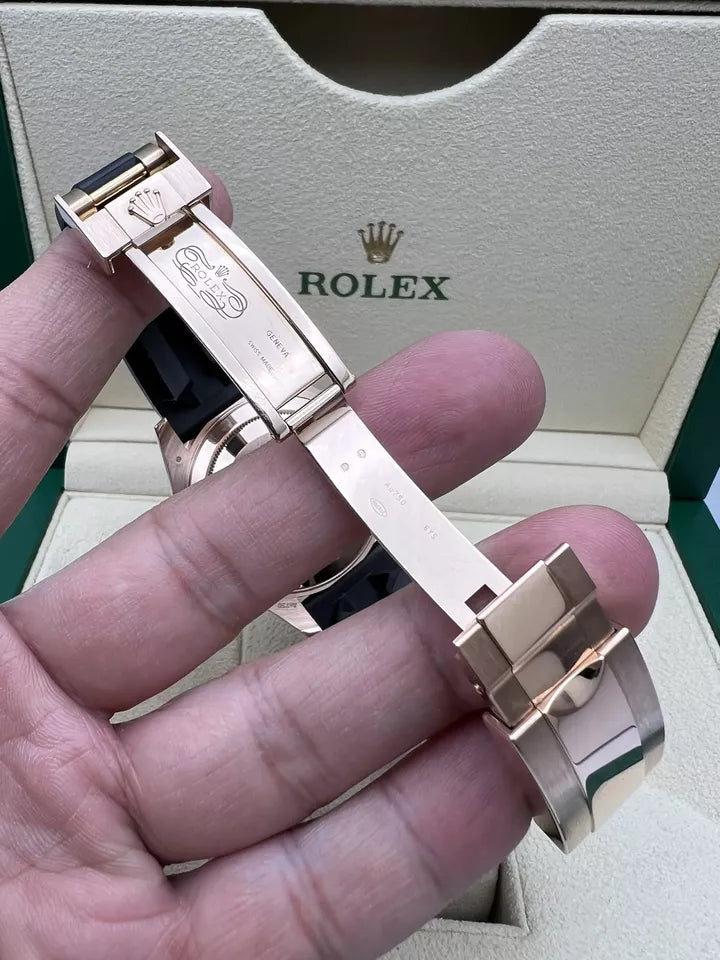 Rolex Yacht‑Master Rose Gold Black Dial Oyster Rubber - Master Copy