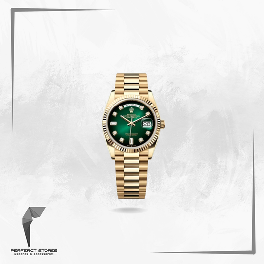 Rolex Day-Date 36mm in  yellow gold featuring a green dial with strass hour markers for women
